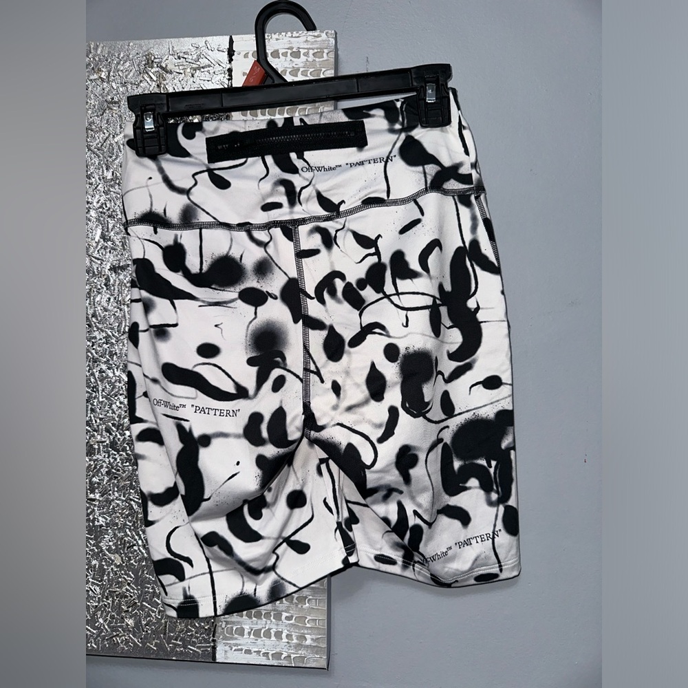 Off White BikerShorts - Picture 3 of 4
